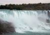 Kanada w 14 dni – gotowa trasa samochodem od Toronto po wodospad Niagara Wodospad Niagara we mgle i jesiennej scenerii